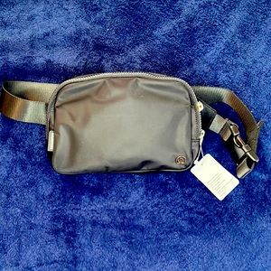 Lululememon Everywhere Belt Bag Large (black)